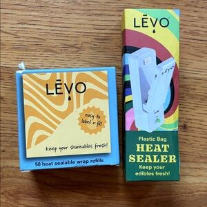 LEVO Plastic Bag Heat Sealer and Bag Kit NWT